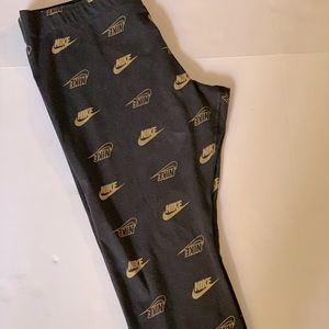 Woman’s NIKE Leggings size XXL